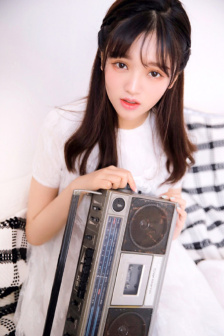 针孔偷拍大众女浴好多诱人胴体